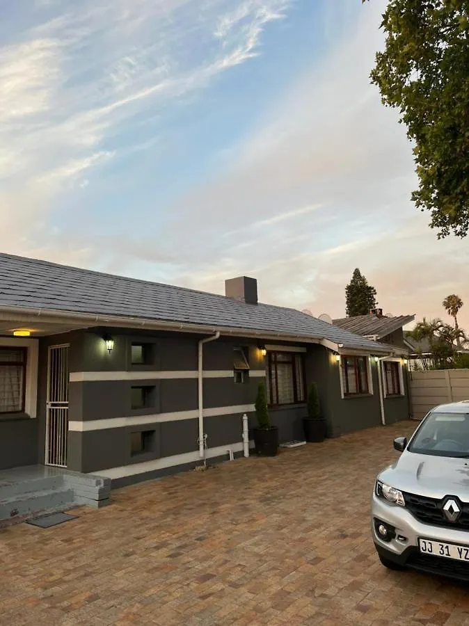 Country house Hirondelle @ 45 Old Paarl Guest House Bellville